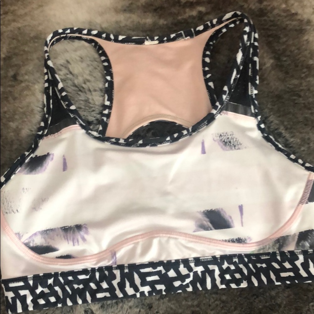 Lululemon sports bra